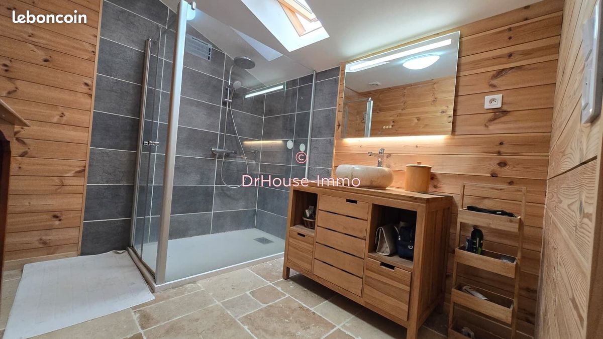 Propriété 8 pièces 260 m² (image 19)