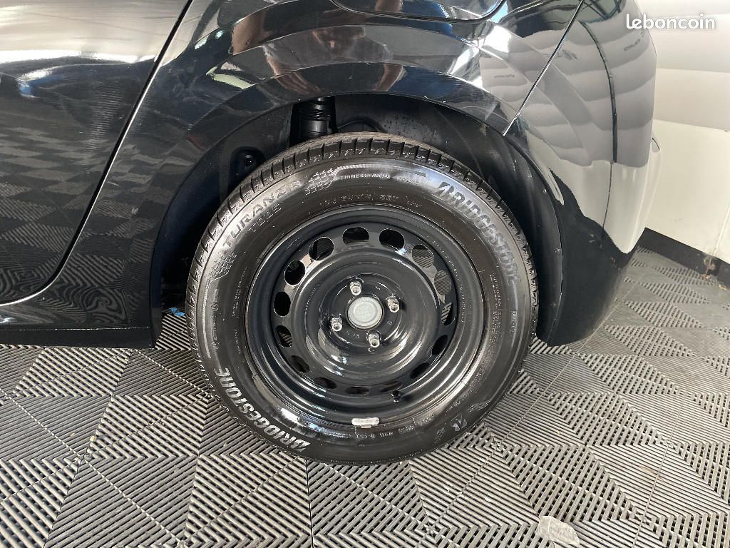 Peugeot 208 PURETECH 75 S&S BVM5 LIKE (image 22)