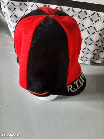 Des casquettes cyclistes vintage italiennes à la mode belge