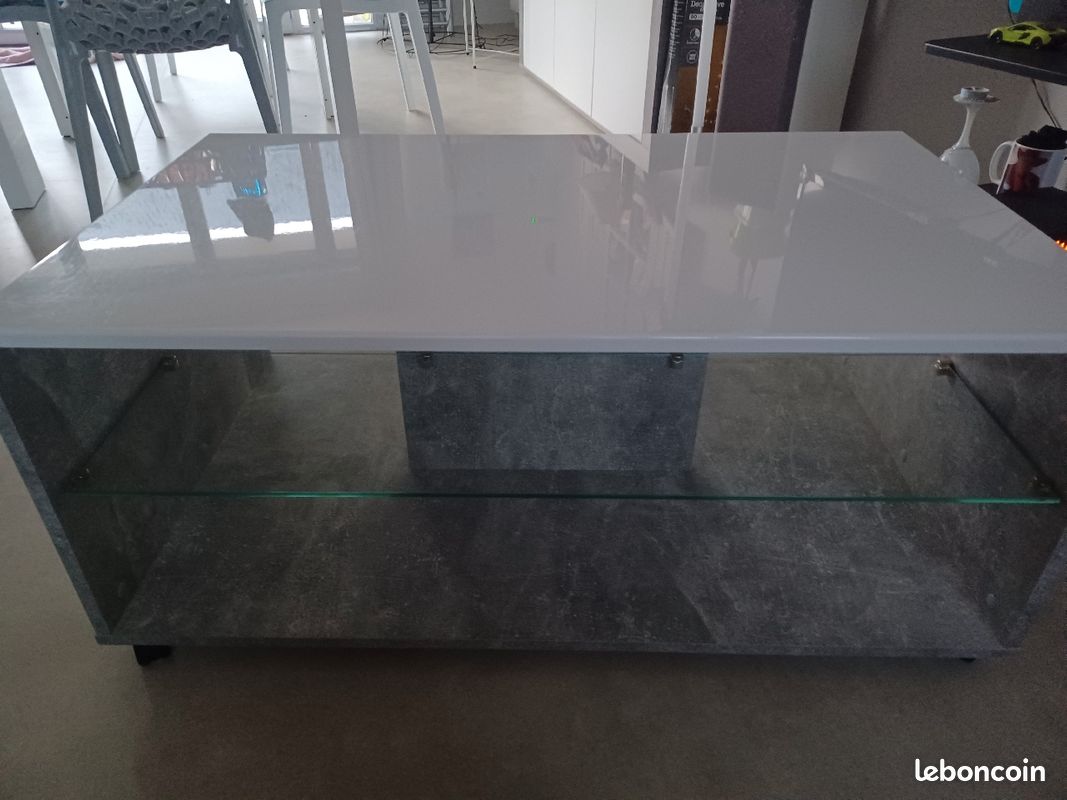 Table basse laqué (image 1)