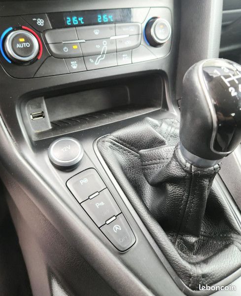 Ford FOCUS 1.0 ECOBOOST 100CH STOP&START TITANIUM (image 11)