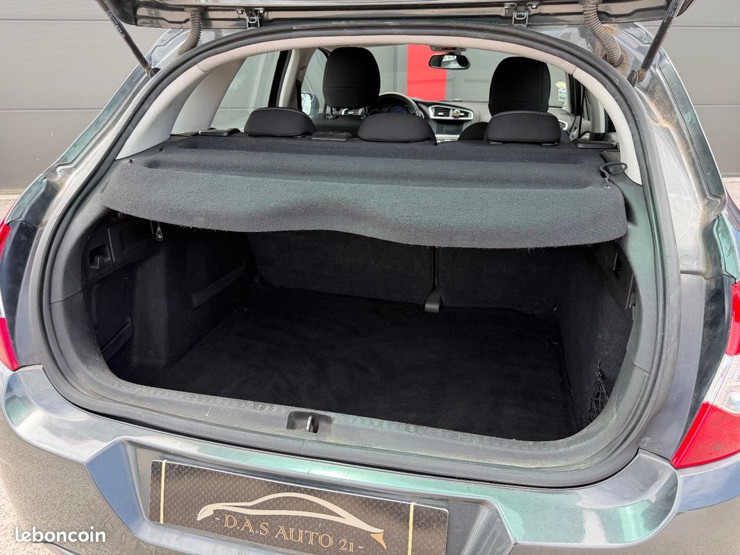 CITROEN C4 C4 HDi 90 Confort (image 16)