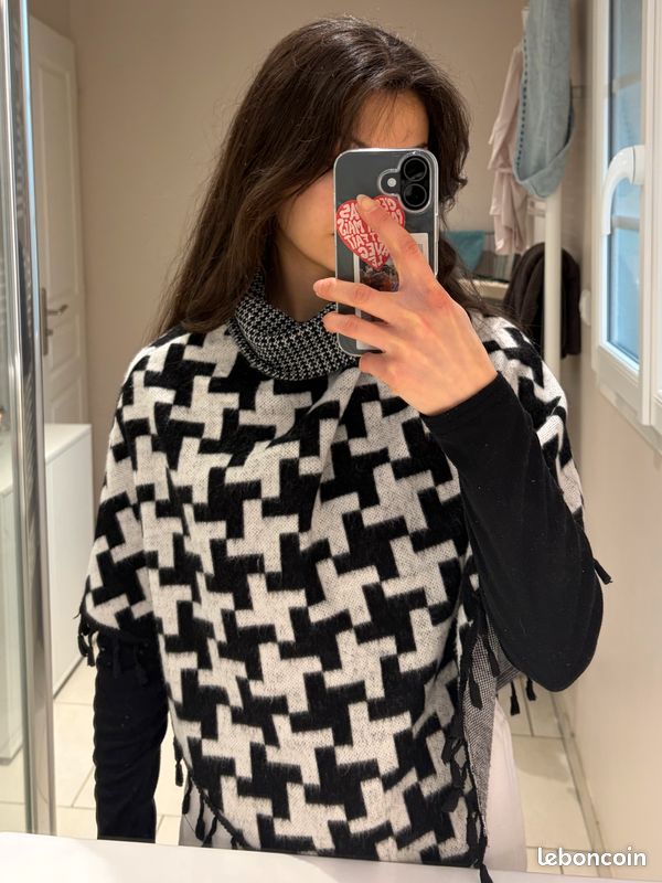 Poncho motif damier (image 1)