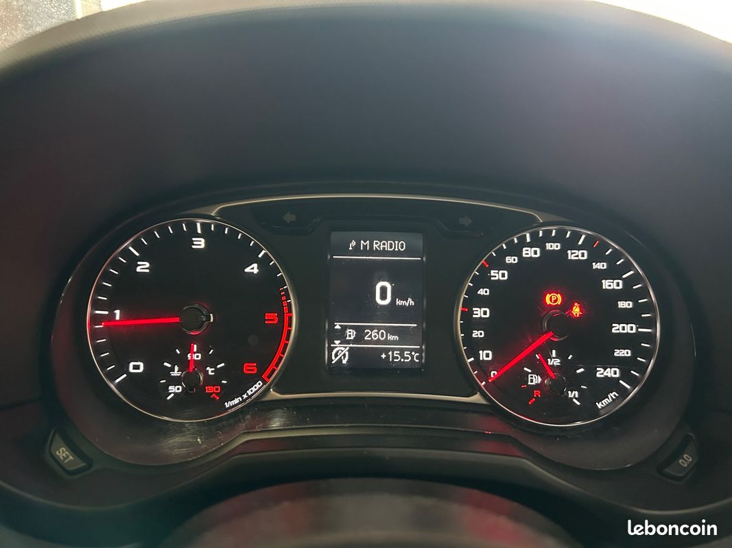 Audi a1 sportback 1.6 tdi 115 business line s-tronic bva (image 16)