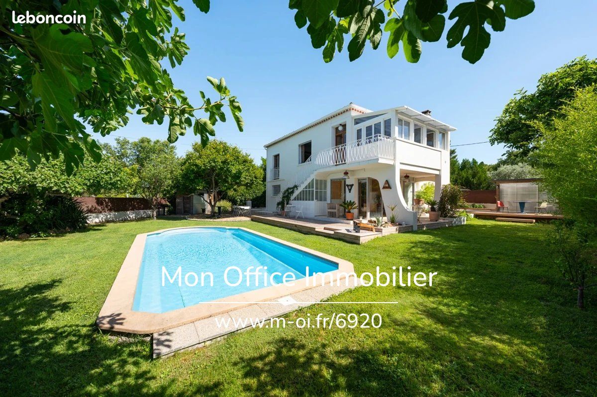 Maison 4 pièces 160 m² · à Saint-Cannat · 160 m² · 750 000 €
