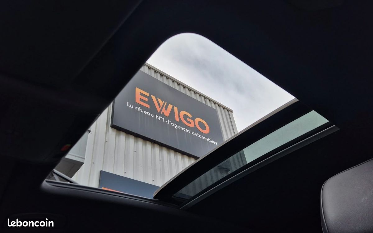 VOLKSWAGEN TIGUAN 2.0 TDI 150 CARAT - R-Line int/ext - Attelage électrique (image 8)