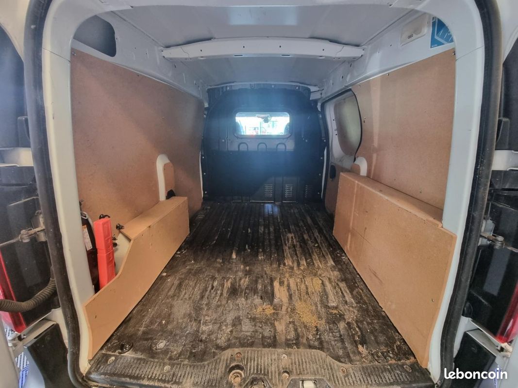 RENAULT EXPRESS 1.5 Blue dCi 95 Confort TVA Recuperable (image 8)