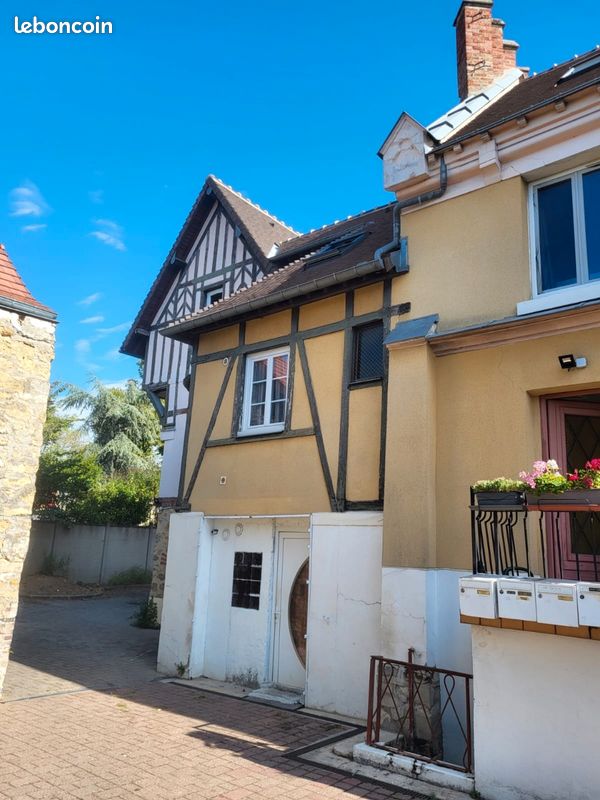 Appartement 1 pièce 34 m² · à Verneuil-sur-Seine · 34 m² · 700 €/mois