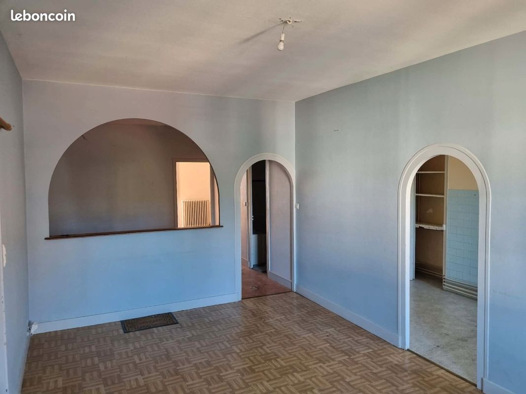 Appartement 2 pièces 73 m² · à Lons-le-Saunier · 73 m² · 85 000 €