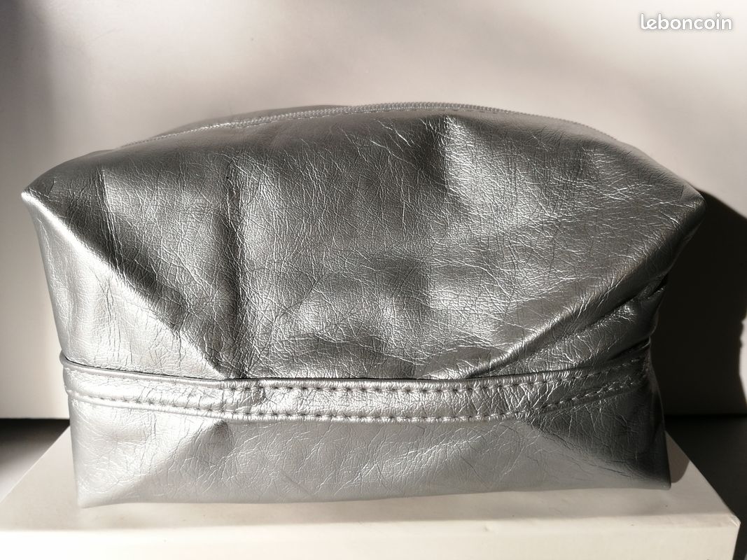 Trousse maquillage (image 1)