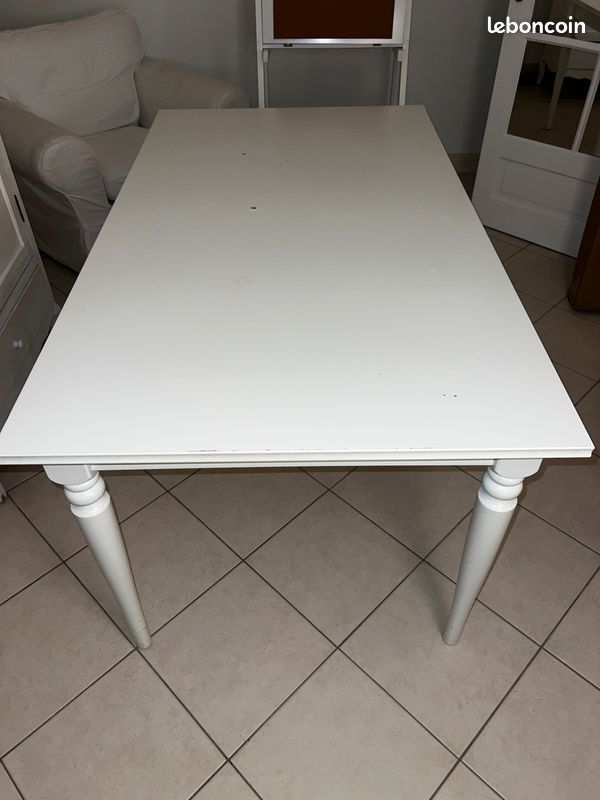 Table IKEA blanche (image 3)