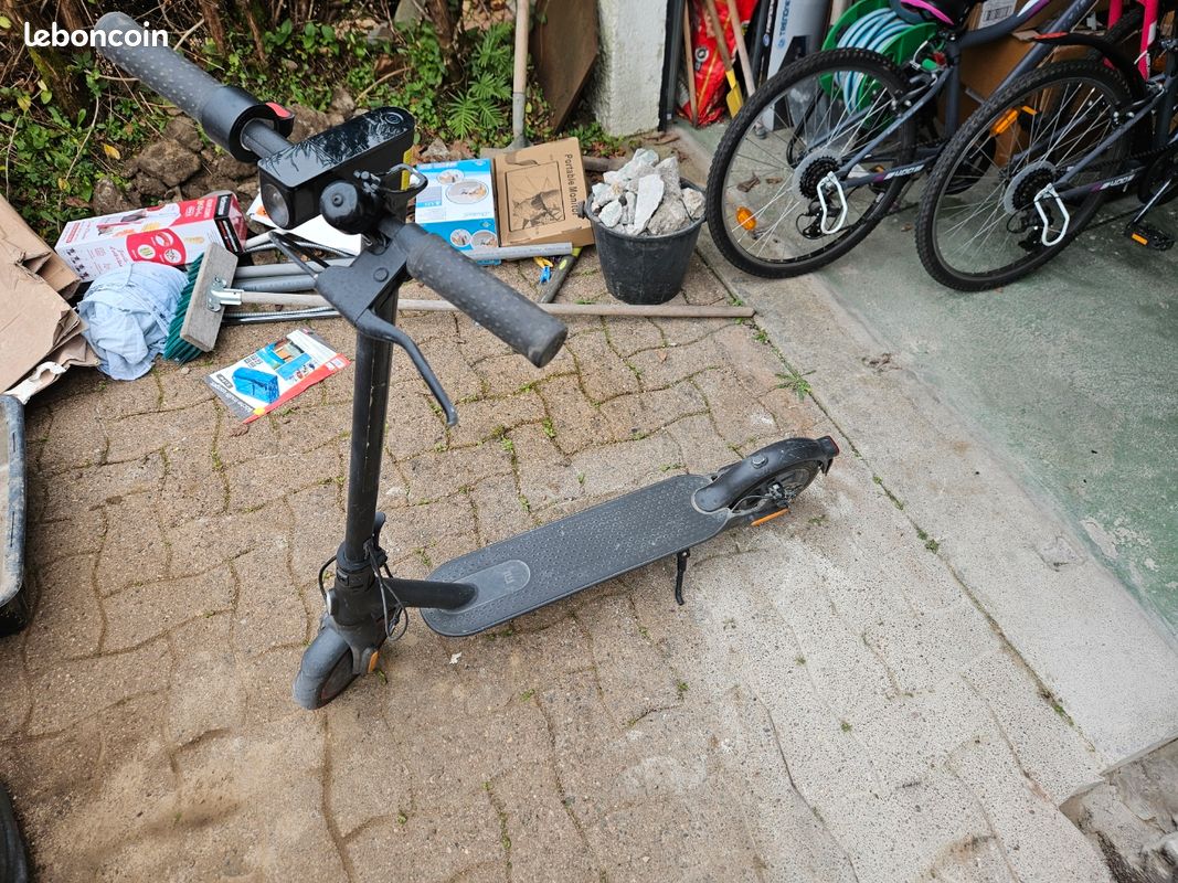 Trottinette Xiaomi Mi electric scooter pro 2 (image 2)
