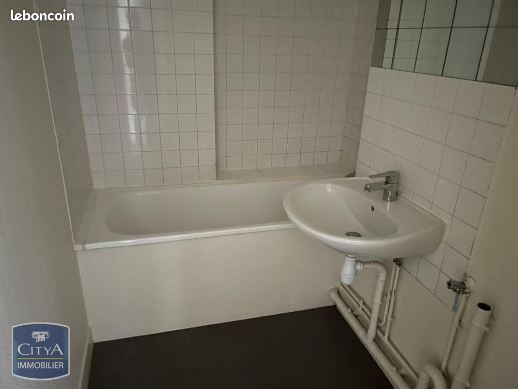 Appartement a louer chalons-en-champagne - 2 pièce(s) - 47 m2 - Surfyn