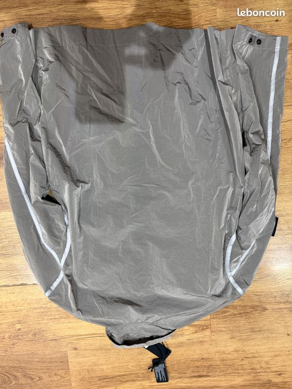 Vest (image 6)