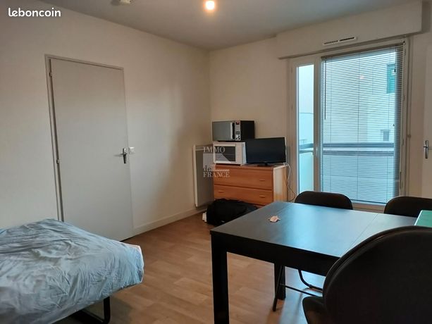 Studio 1 pièce 28 m² — 1