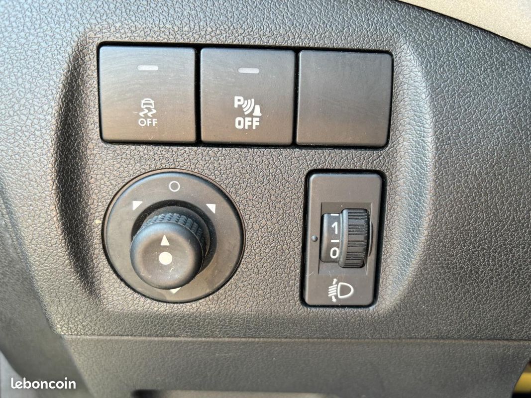 PEUGEOT PARTNER 1.6 BlueHDi 75ch Style (image 22)
