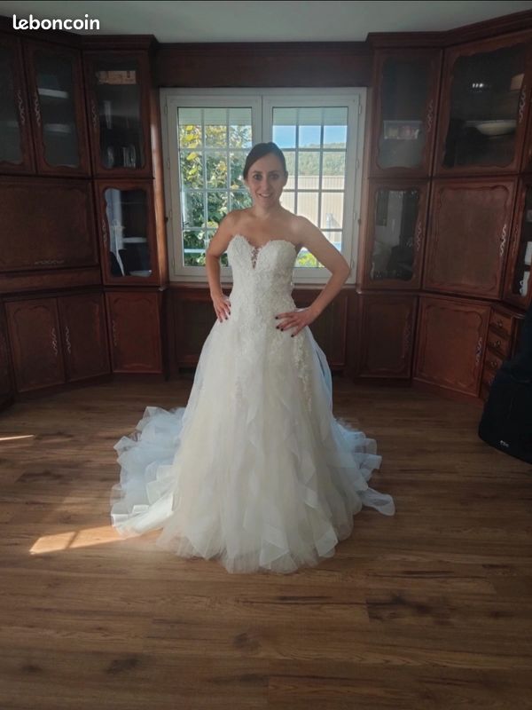 Robe de mariée neuve + 2 voiles (image 3)