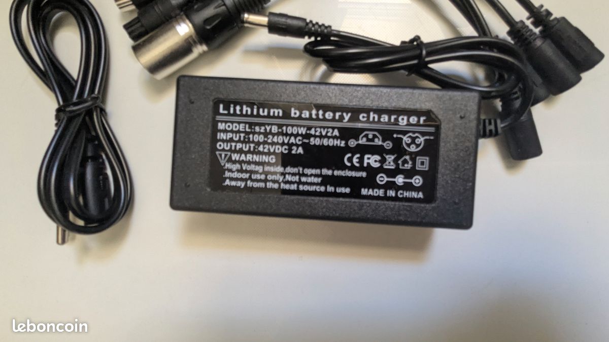 Chargeur Universel Pour Trottinette électrique 42V 2A - Modèle Szyb-100W-42V2A