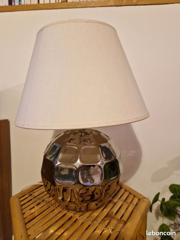 Belle lampe avec abat-jour (image 2)