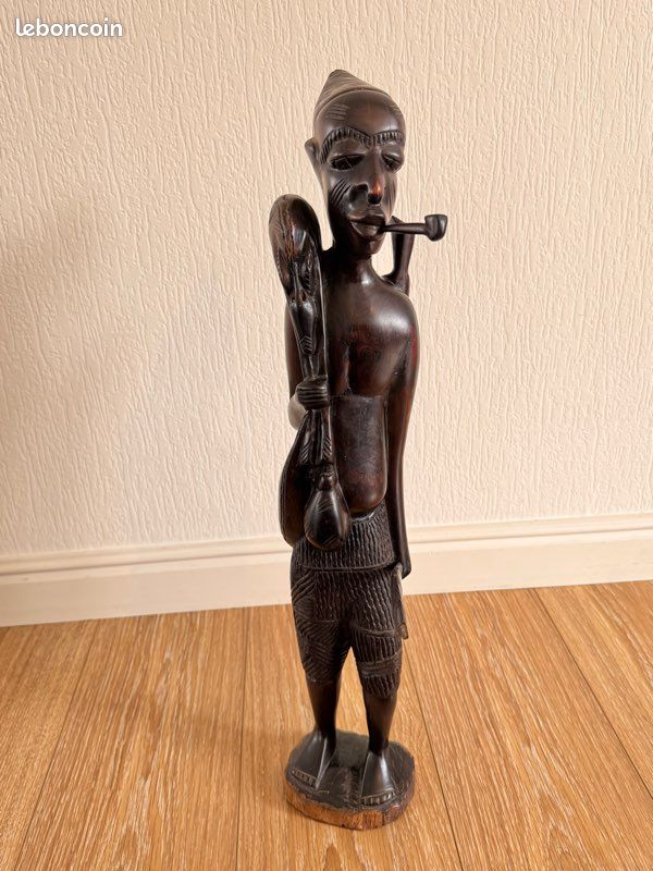 Sculpture africaine en bois d'ébène - Canada Sculpture africaine en bois d'ébène - Canada