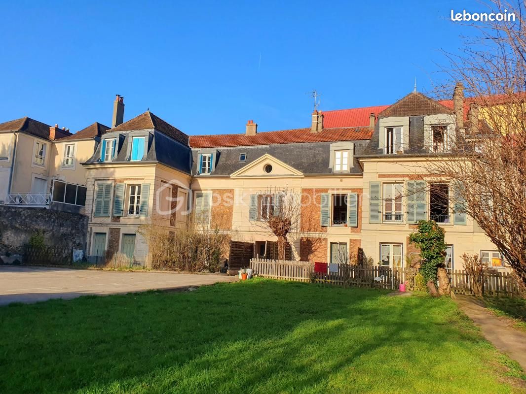 Appartement 3 pièces 84 m² · à Corbeil-Essonnes · 84 m² · 157 000 €