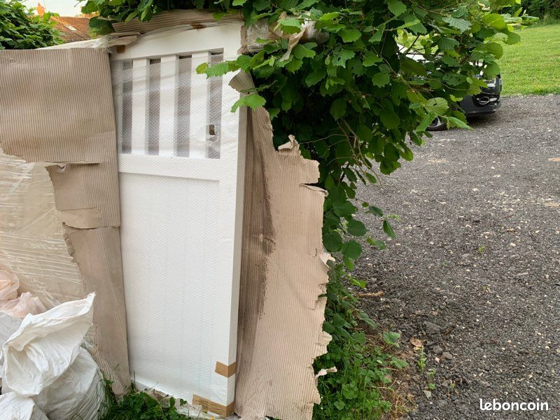 Portail alu texturé (image 1)