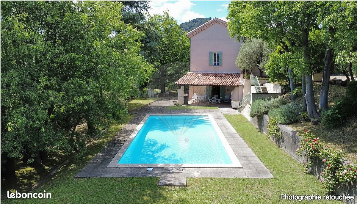 Maison 9 pièces 243 m² · à Alès · 243 m² · 450 000 €