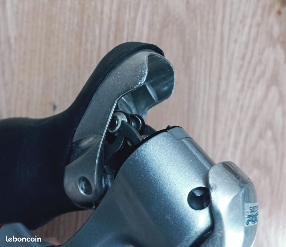 paire de leviers shifters Shimano RSX ST-A410 2/3 x7 vitesses / poignée frein