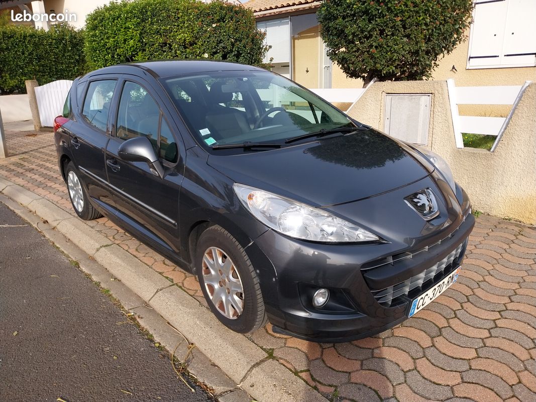 Peugeot SW gris métal - Voitures