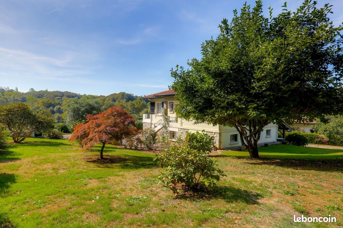 Maison 7 pièces 188 m² · à Ustaritz · 188 m² · 590 000 €