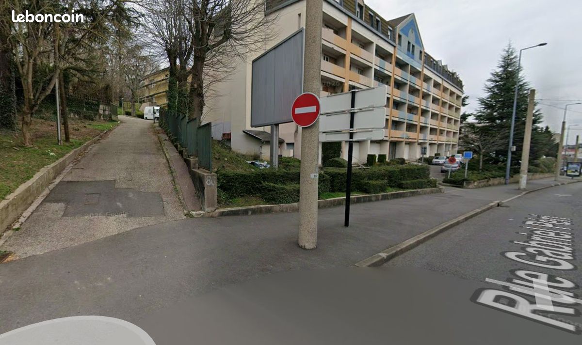 Appartement 4 pièces 67 m² · à Saint-Étienne · 67 m² · 649 €