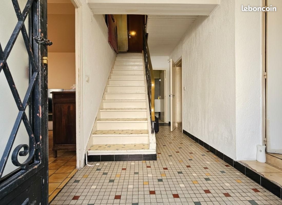 Maison 6 pièces 141 m² · à Sainte-Livrade-sur-Lot · 141 m² · 76 500 €