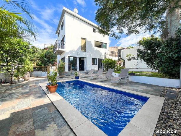 Villa 8 pièces 180 m²