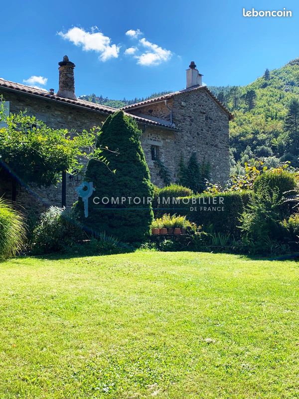 Maison 14 pièces 520 m² · à Saint-André-de-Valborgne · 520 m² · 1 190 000 €