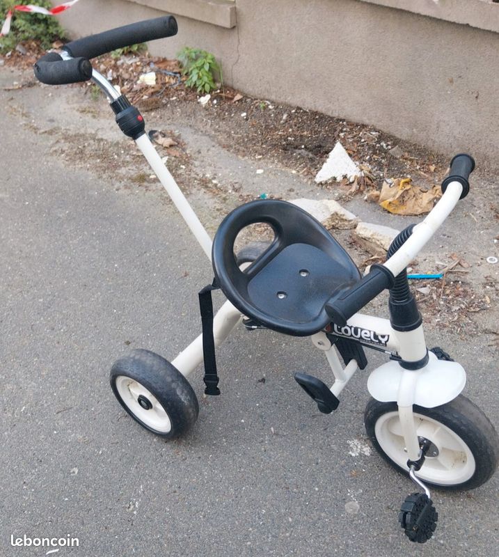 Tricycle (image 2)