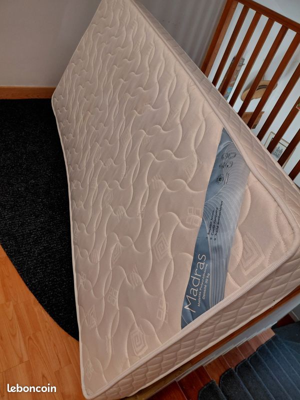 Lit sommier tapissier et matelas (image 2)