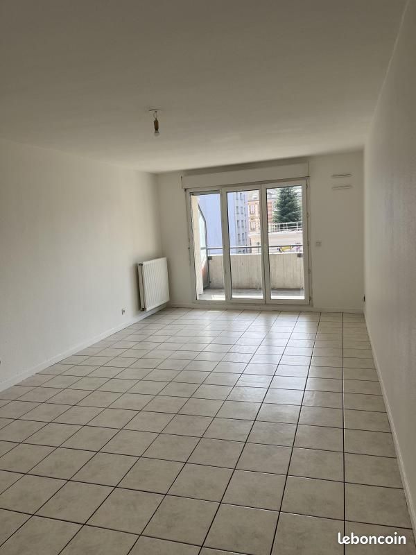 Appartement 4 pièces 82 m² · à Grenoble · 82 m² · 873 €