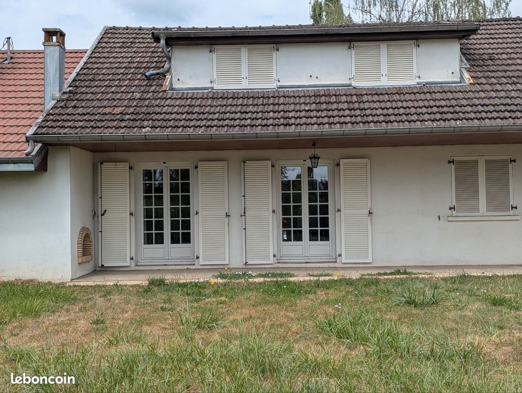 Maison 5 pièces 122 m² · à Saône · 122 m² · 220 000 €
