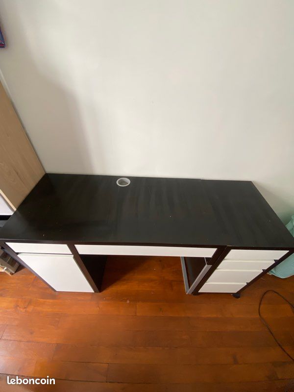 Bureau noir et blanc (image 5)