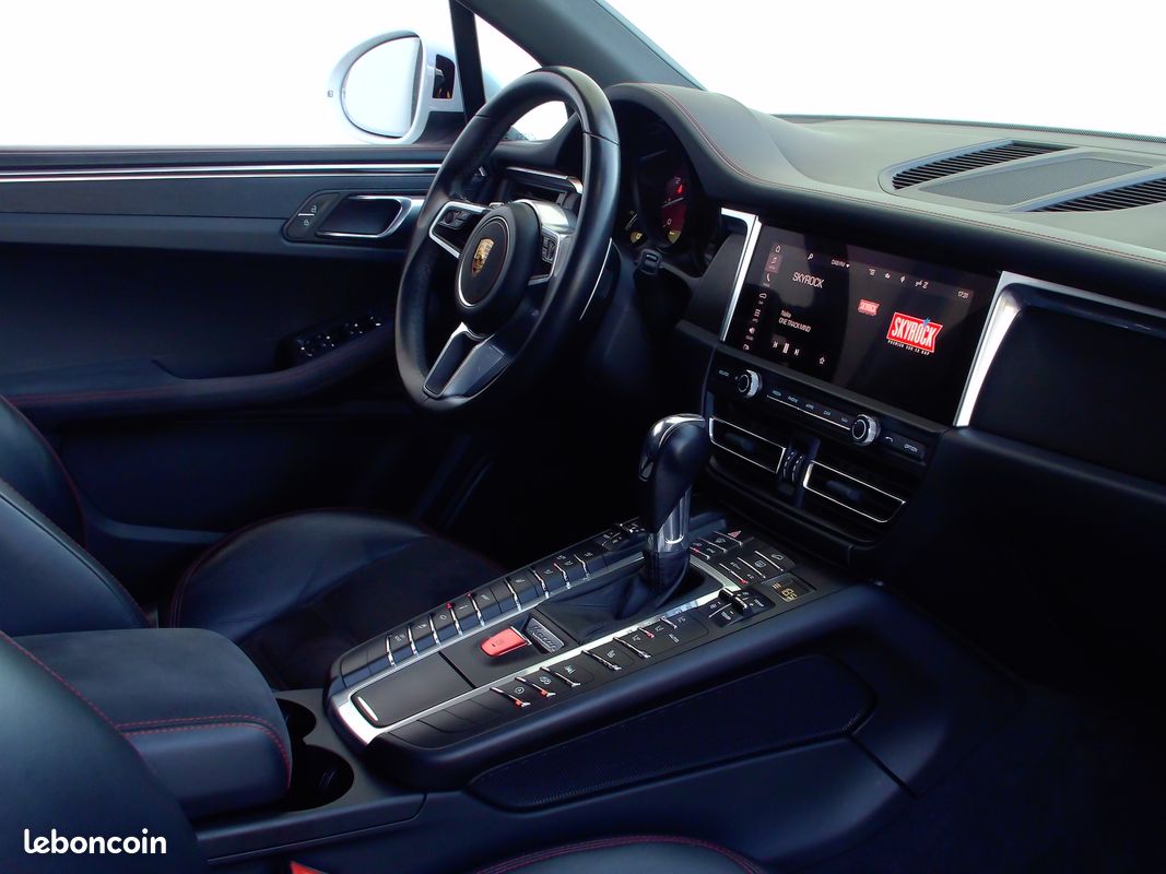 PORSCHE MACAN GTS 2.9 V6 380CH PDK / Pack Design Sport / TOIT OUVRANT PANORAMIQUE / PACK CUIR ETENDU / ECHAPPEMENT SPORT / PASM / Pack Audio BOSE / Régulateur Adaptatif / Attelage remorque électrique (image 9)