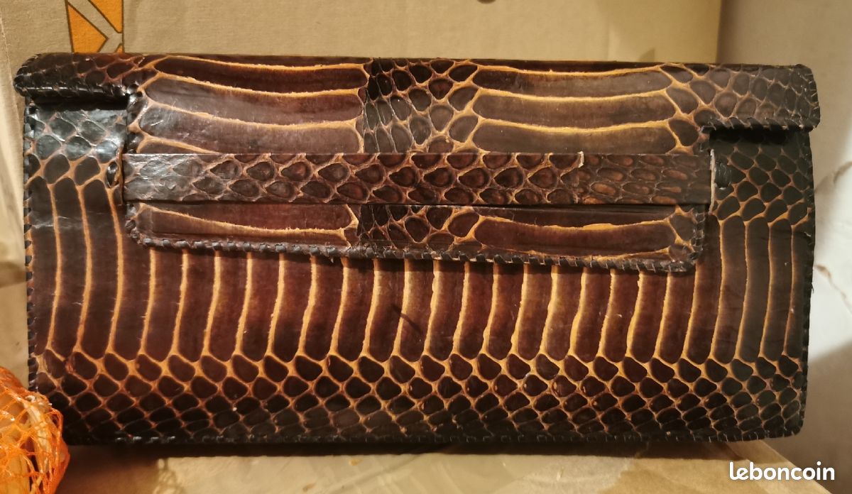 Sac pochette en cuir python (image 1)