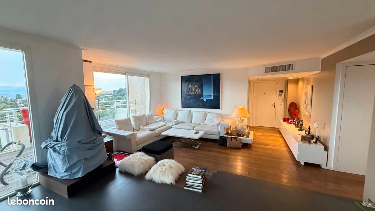 Appartement 5 pièces 94 m² · à Antibes · 94 m² · 2 099 990 €