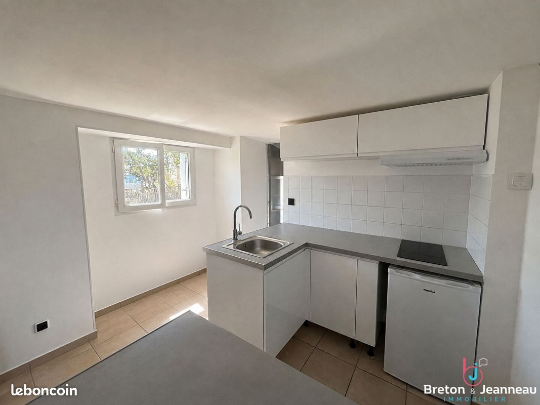 Appartement 1 pièce 28 m² · à Louverné · 28 m² · 353 €/mois