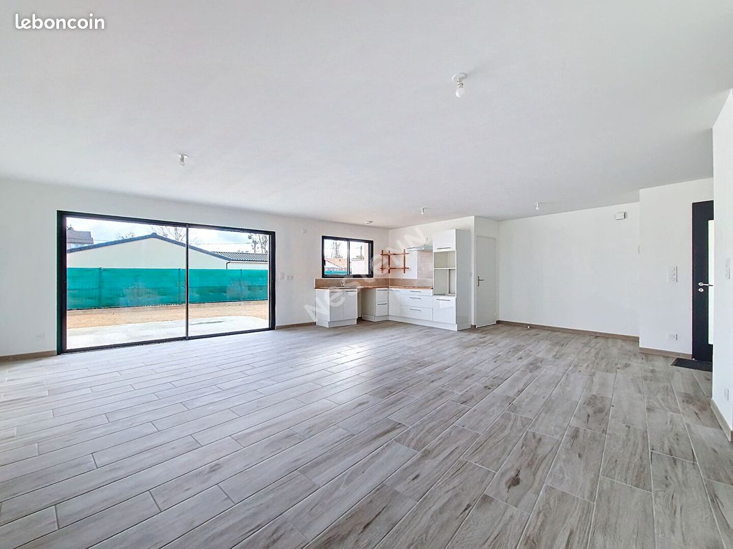 Maison 4 pièces 101 m² · à Vouneuil-sous-Biard · 101 m² · 271 350 €