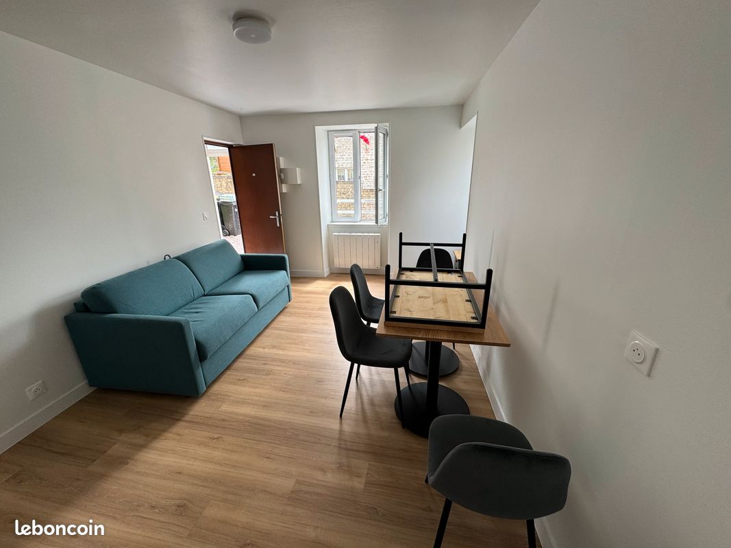 Appartement 2 pièces 40 m² · à Port-en-Bessin-Huppain · 40 m² · 650 €/mois