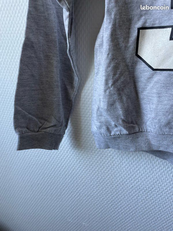 Sweatshirt H&M de la taille 10 ans de seconde main