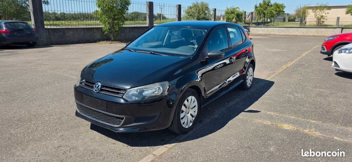 VOLKSWAGEN Polo 1.2i 70CV GARANTIE 1 ans Ideal Jeune Conducteur (image 2)