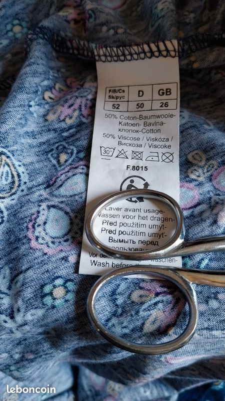 Tunique Blanche Porte bleu marine taille 48,50 très bon état