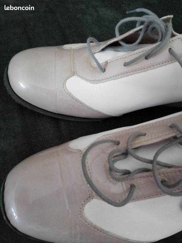 Chaussures en cuir pour femme taille 42 (image 1)