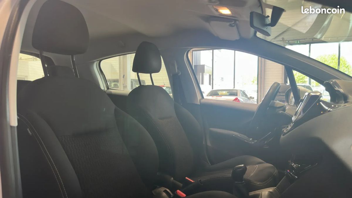 Peugeot 208 1.6 HDi 75ch Active - Carplay - Régulateur de vitesse - Idéal jeune permis (image 20)